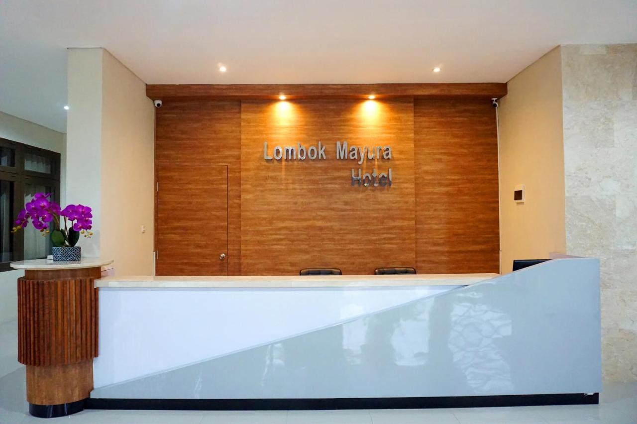 Lombok Mayura Hotel Tjakranegara Exterior photo